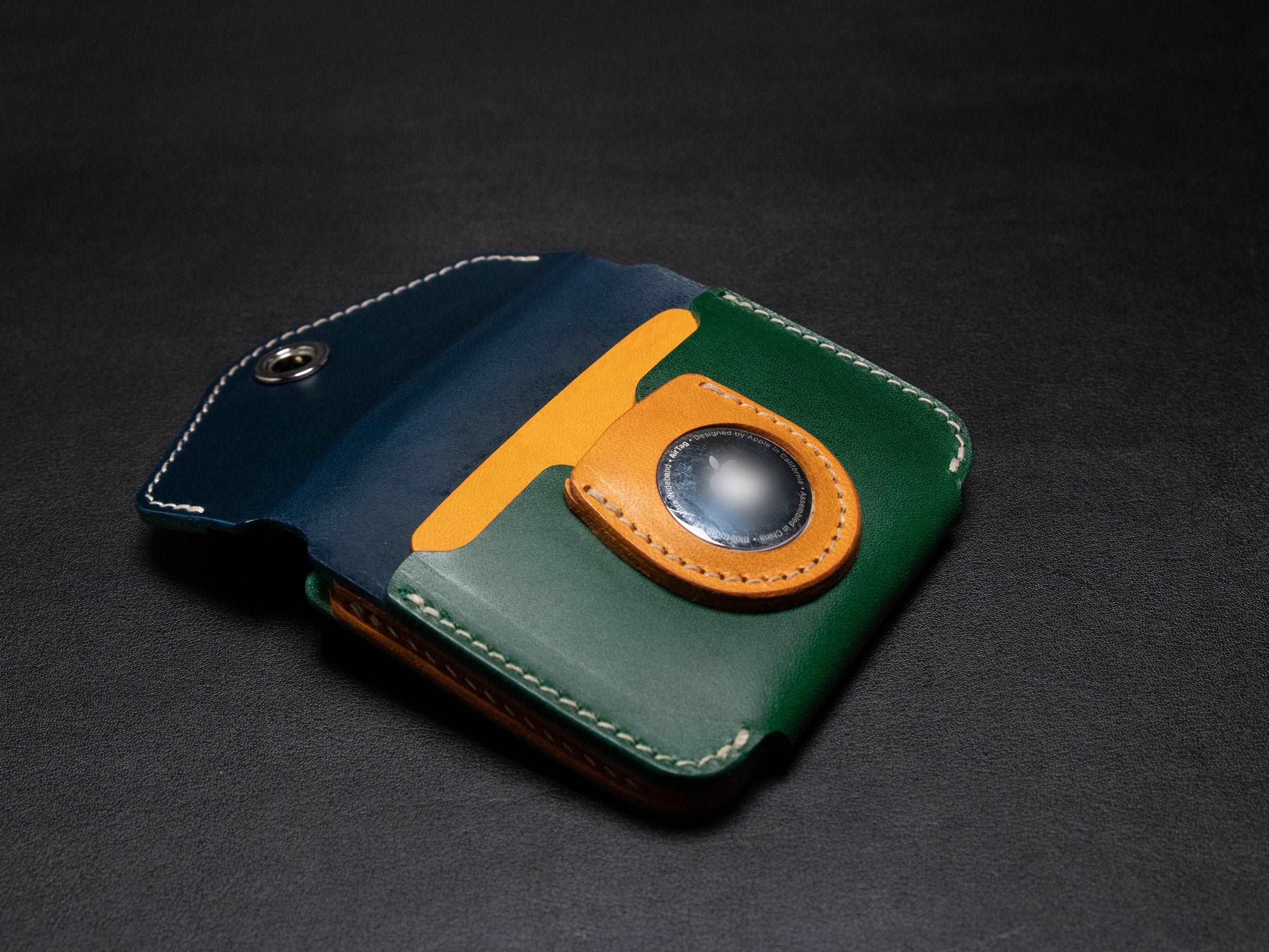 Green & Navy Veg‑Tan Leather Card Wallet – Optional AirTag Slot