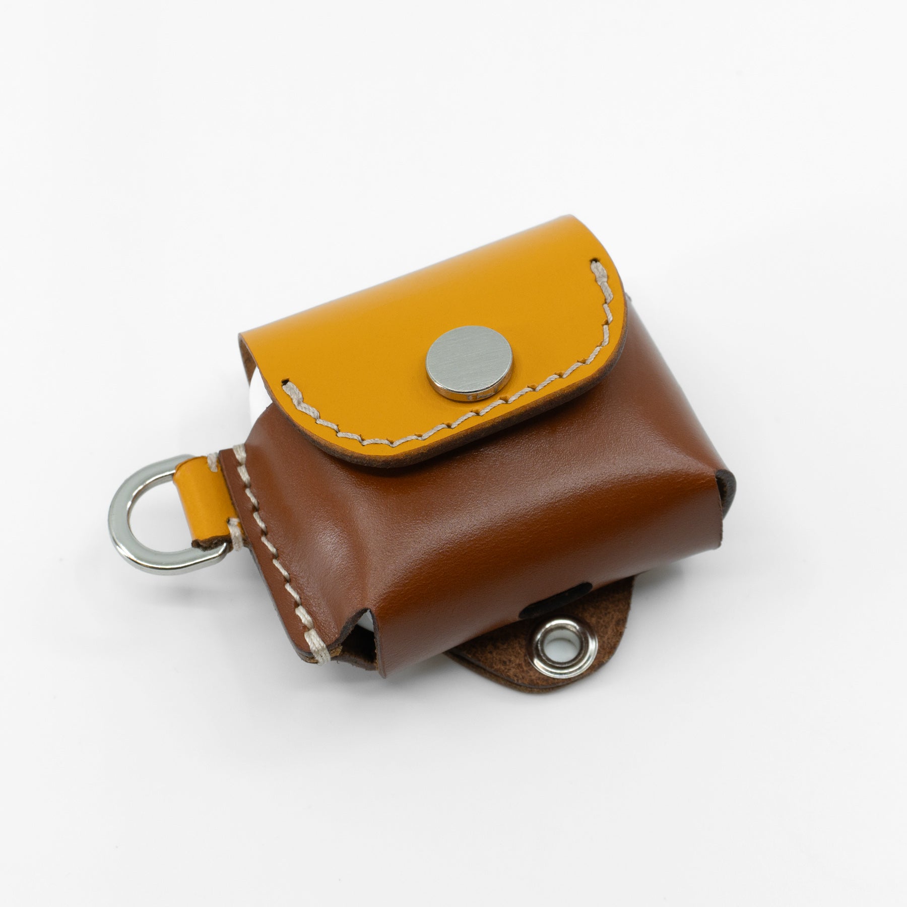 AirPods 4 Leather Case – Gaeta Leather with Optional Strap