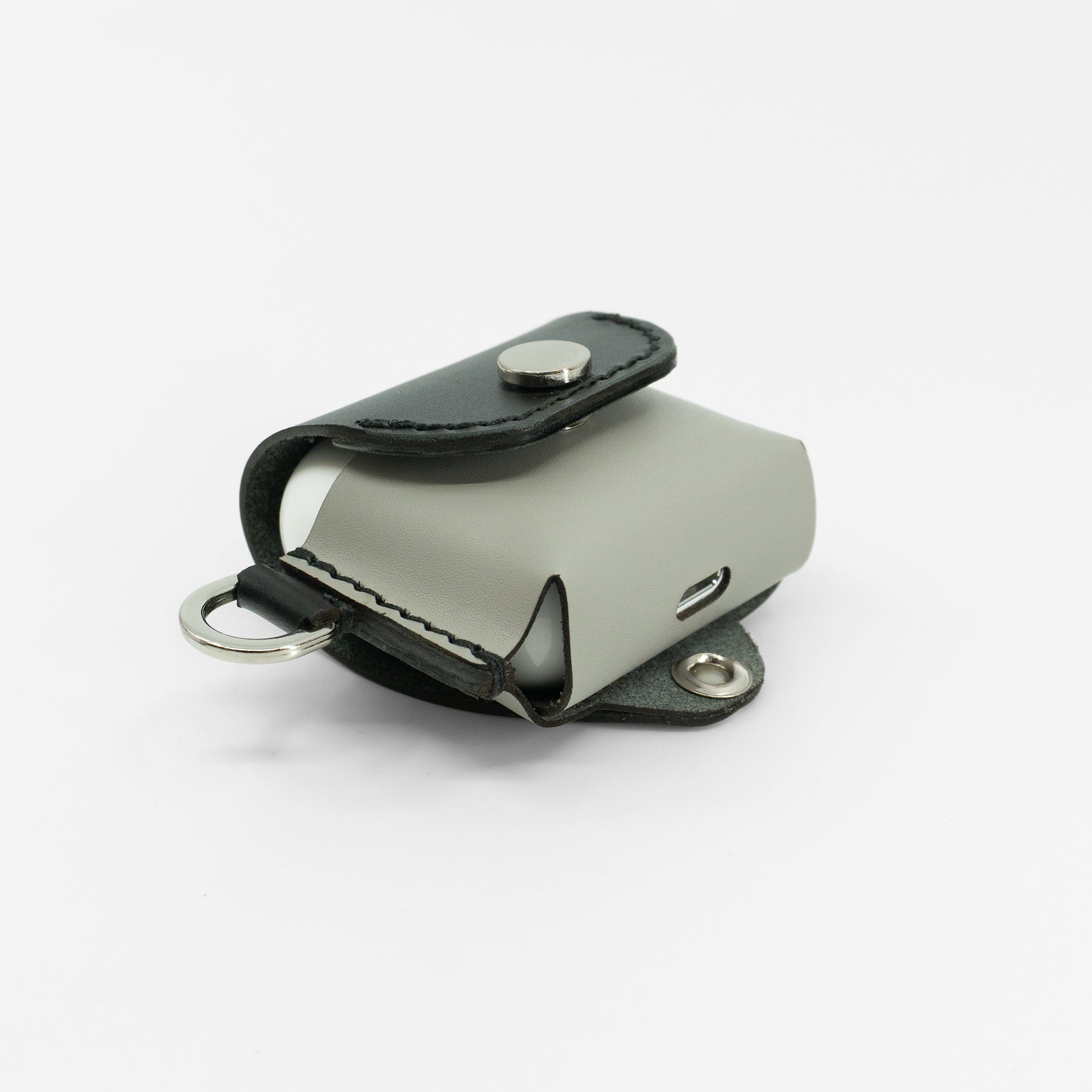 AirPods 4 Leather Case – Gaeta Leather with Optional Strap