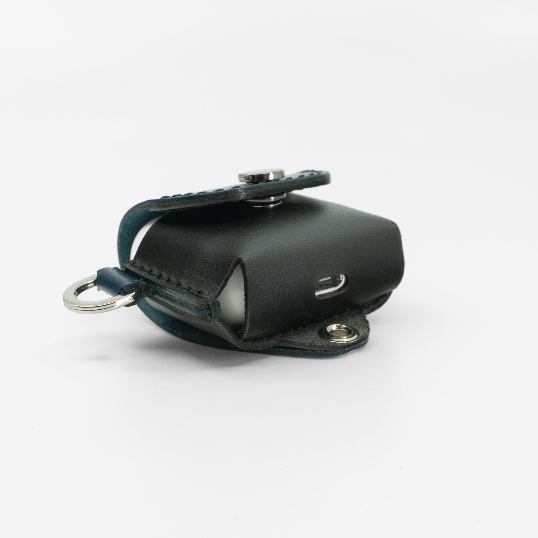 AirPods 4 Leather Case – Gaeta Leather with Optional Strap