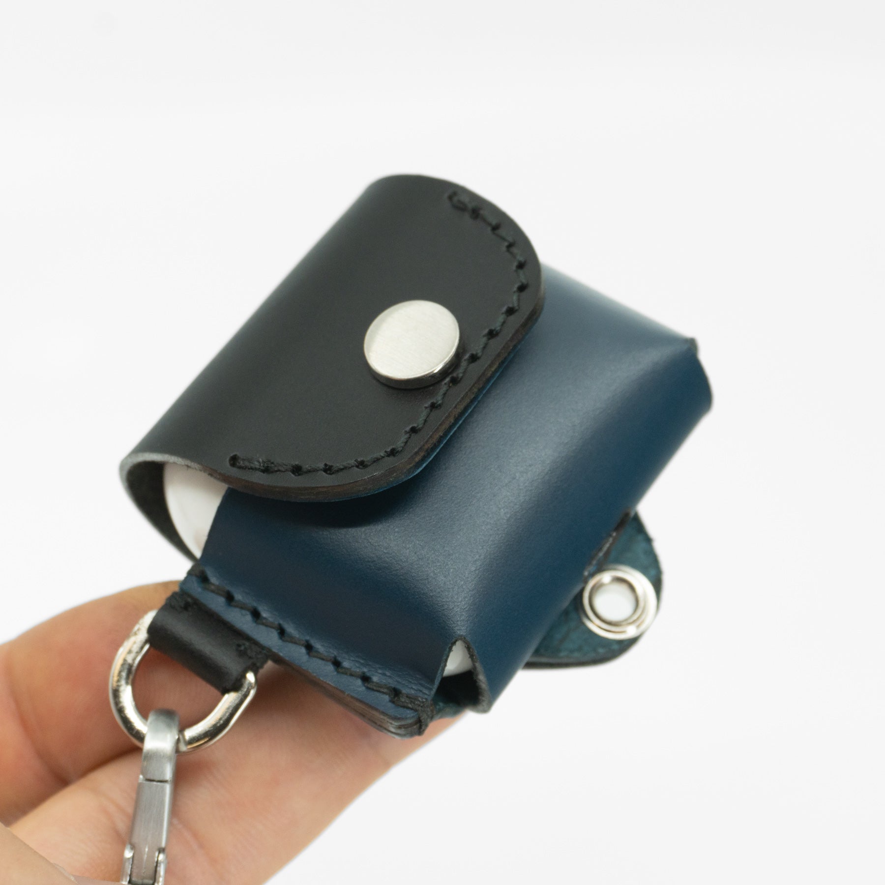 AirPods 4 Leather Case – Gaeta Leather with Optional Strap