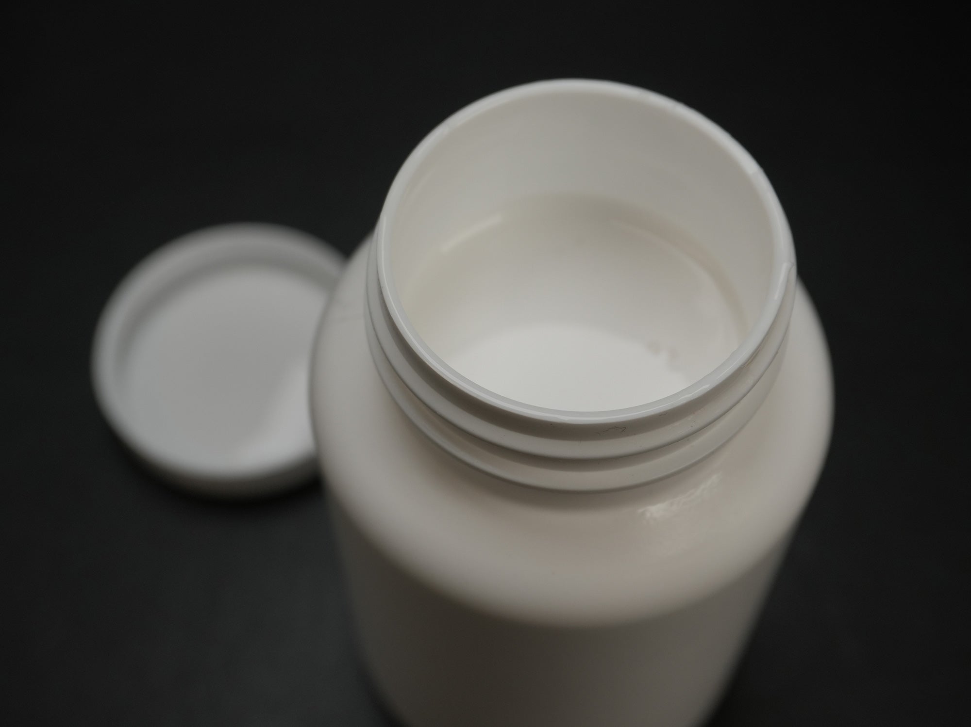 Intercom Ecostick 1816B Adhesives - 8oz /240ml - Finest Leather Craft weld adhesive -Non-Toxic / No bed smells