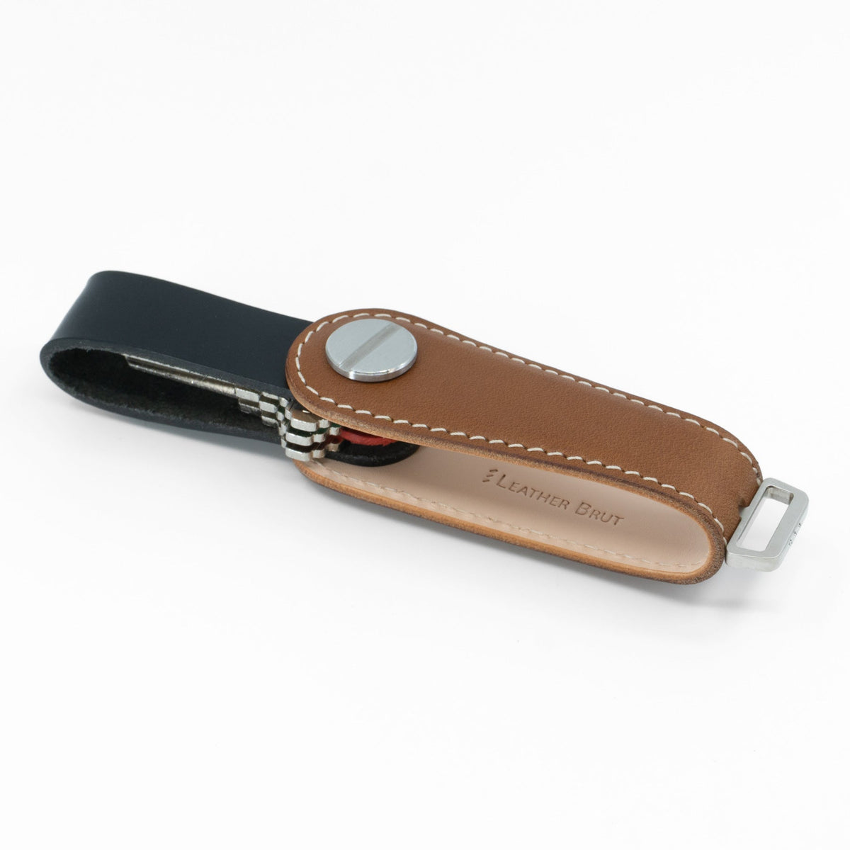 Close-up of stitching on brown NOVONAPPA calfskin key organizer