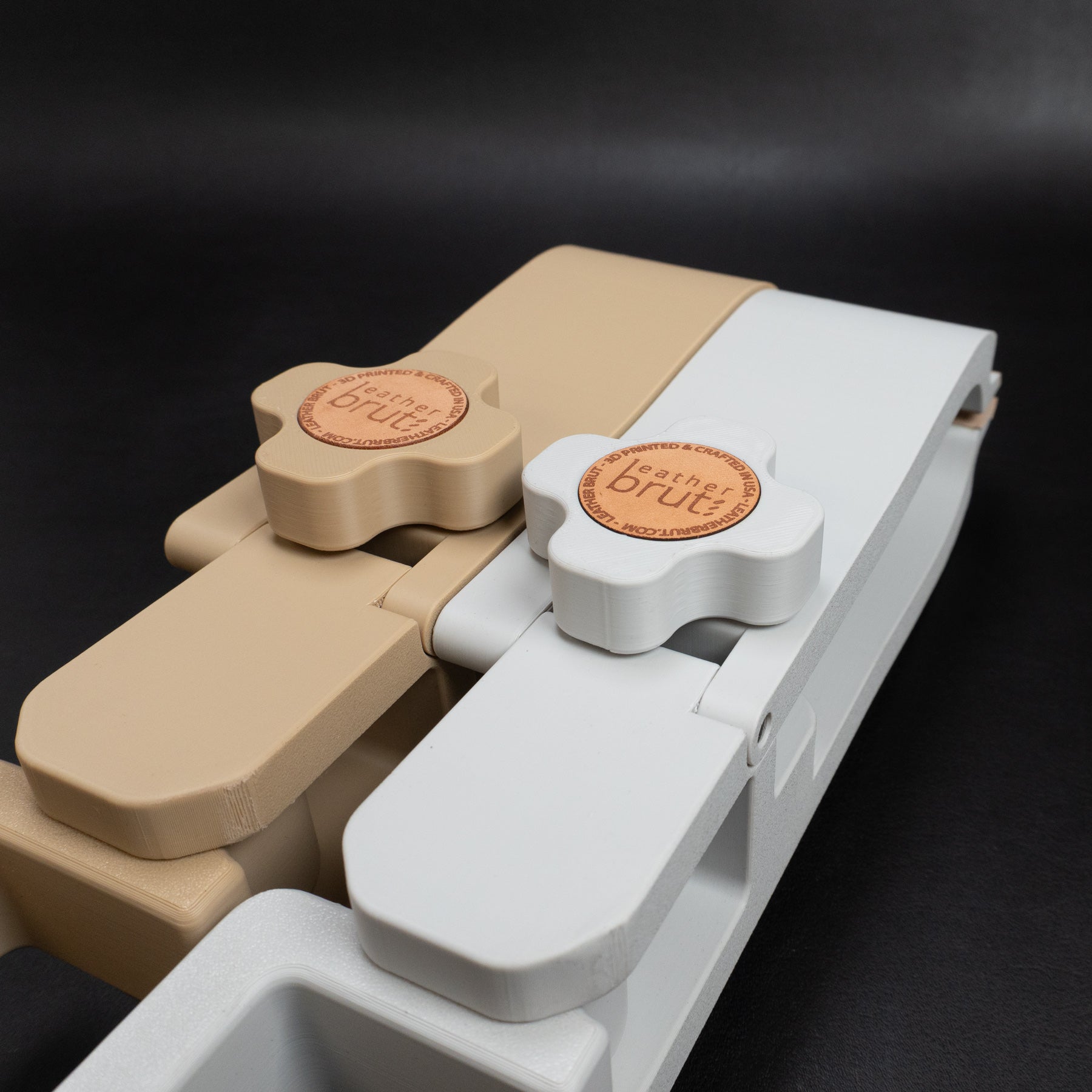 Leather Stitching Pony – 3D Printed Clamp Vise with Magnet & Leather Lining – Portable for Hand Sewing Projects