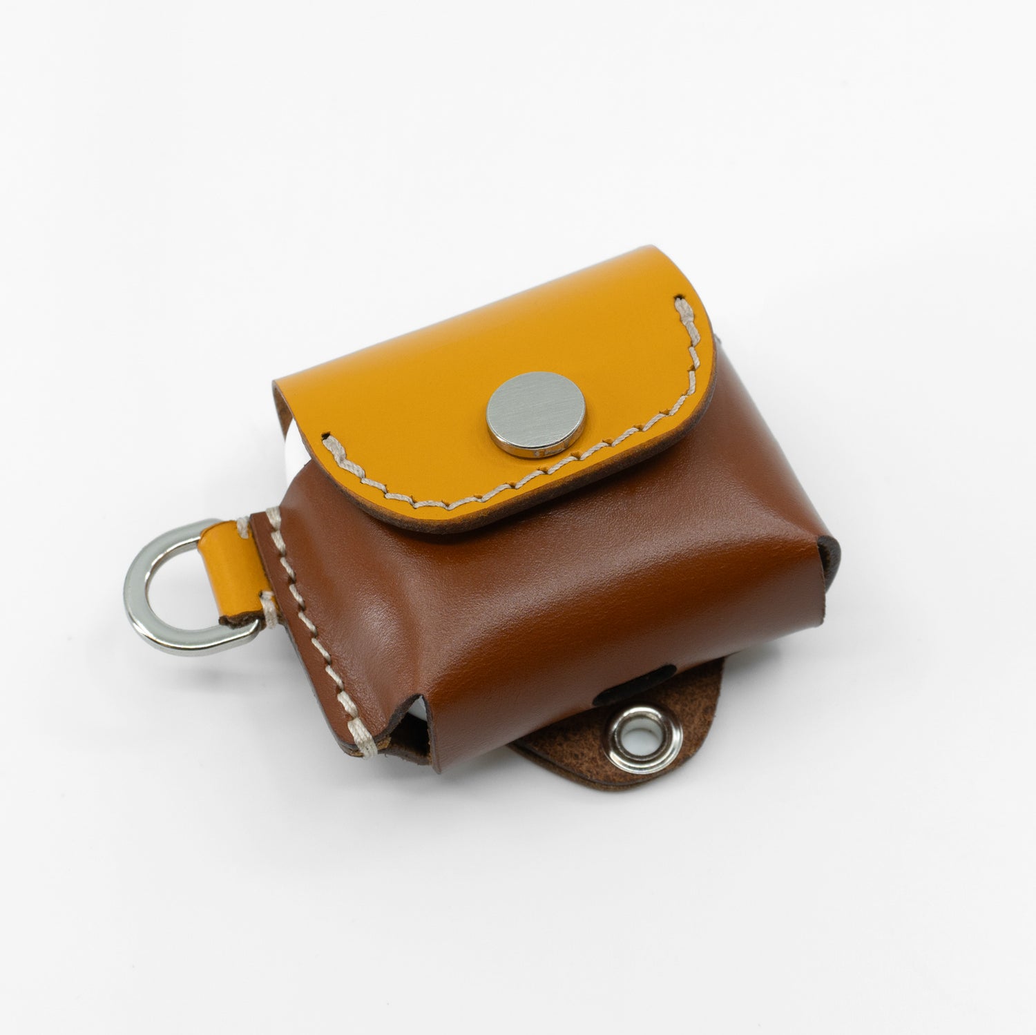 AirPods 4 Leather Case – Gaeta Leather with Optional Strap