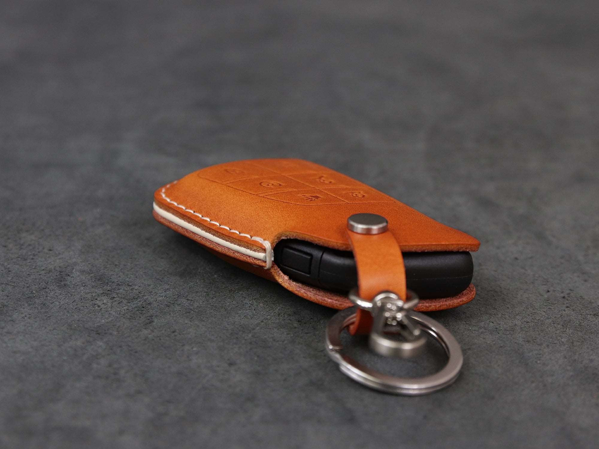 Chevrolet / GMC [4-6]  Key Fob Cover Fits Tahoe, Suburban / Yukon  - Italian Veg-Tanned Leather -6 Buttons