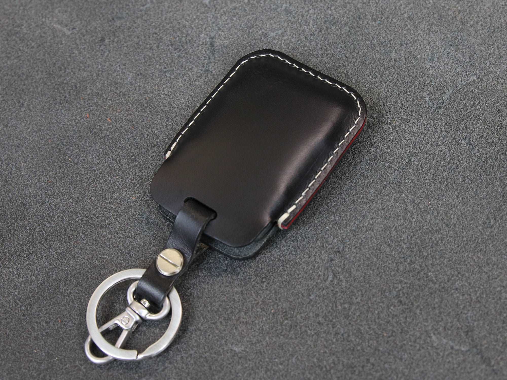 Chevrolet / GMC [3-5BT] Handmade Key Fob Cover for - Silverado / Sierra - Italian Veg-Tanned Leather -5 Buttons