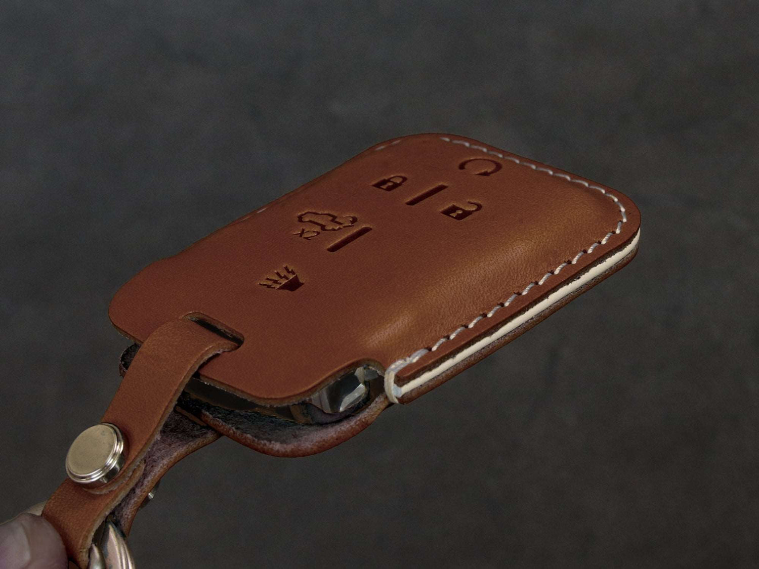 Chevrolet / GMC [3-5BT] Handmade Key Fob Cover for - Silverado / Sierra - Italian Veg-Tanned Leather -5 Buttons