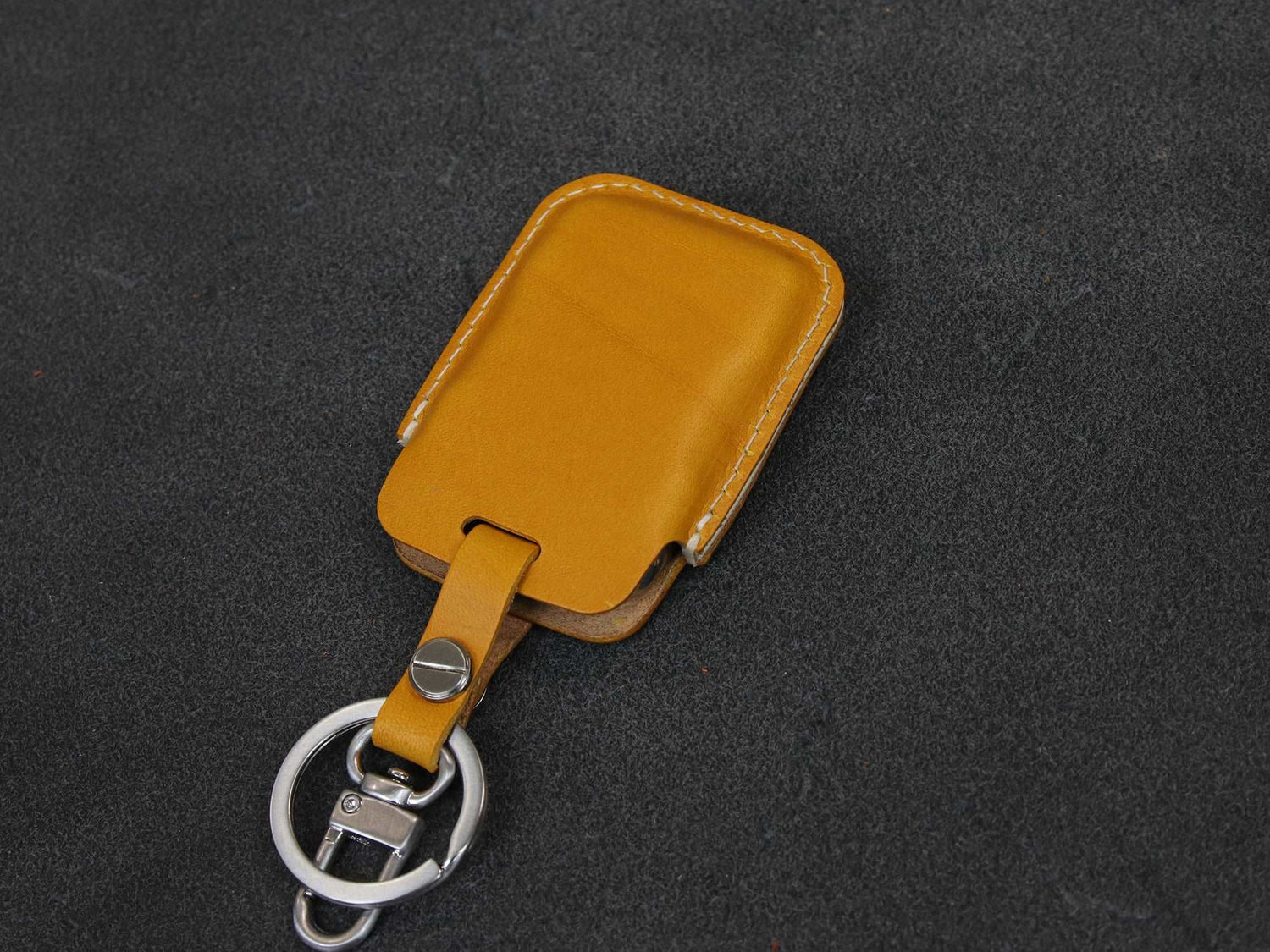 Chevrolet / GMC [3-5BT] Handmade Key Fob Cover for - Silverado / Sierra - Italian Veg-Tanned Leather -5 Buttons