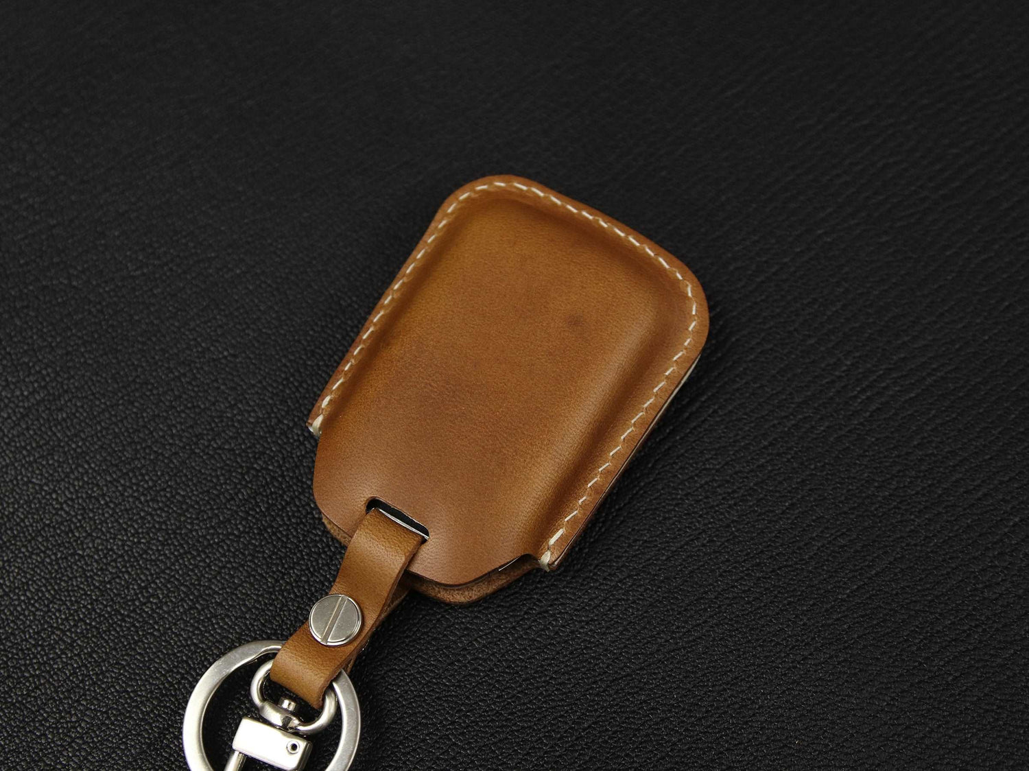 Chevrolet / GMC [1-5]  Key Fob Cover - Silverado 1500, 2500, 3500 / Sierra, Acadia, Sierra, Terrain, etc. - Italian Veg-Tanned Leather -5 Buttons