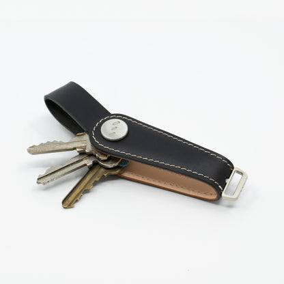 Black Gaeta veg-tanned leather key organizer, front view