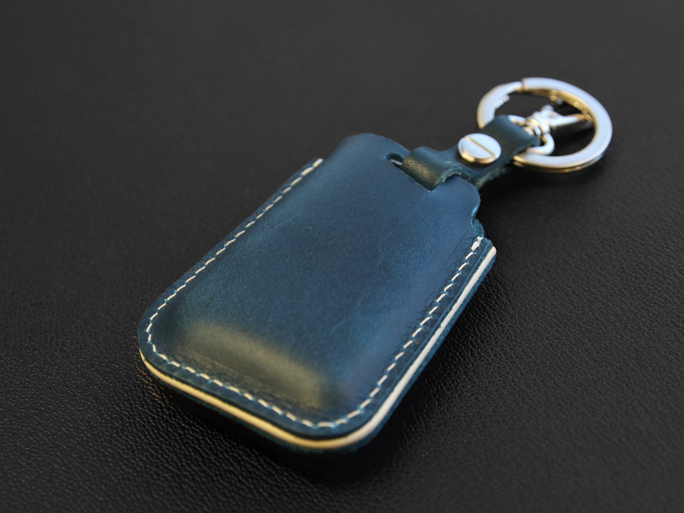 Volkswagen [2A-4] Leather Key Case - Tiguan, Passat, Jetta / Skoda Superb, A7  - 4 Buttons - Italian Leather