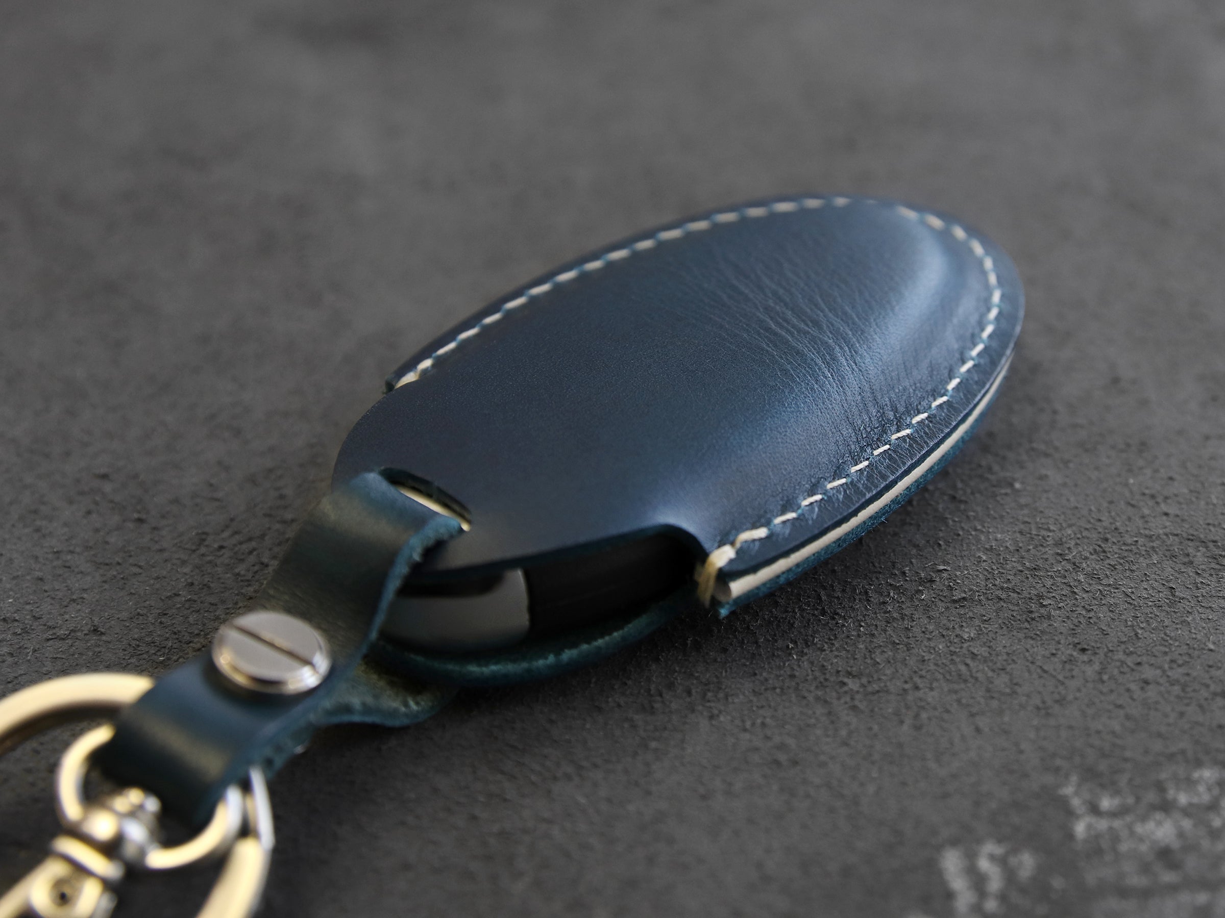 Nissan [1-3] Key Case - Pathfinder, Versa, Juke, 370Z, Murano, Rogue, X-Trail - Italian Veg-tanned Leather -3 Buttons