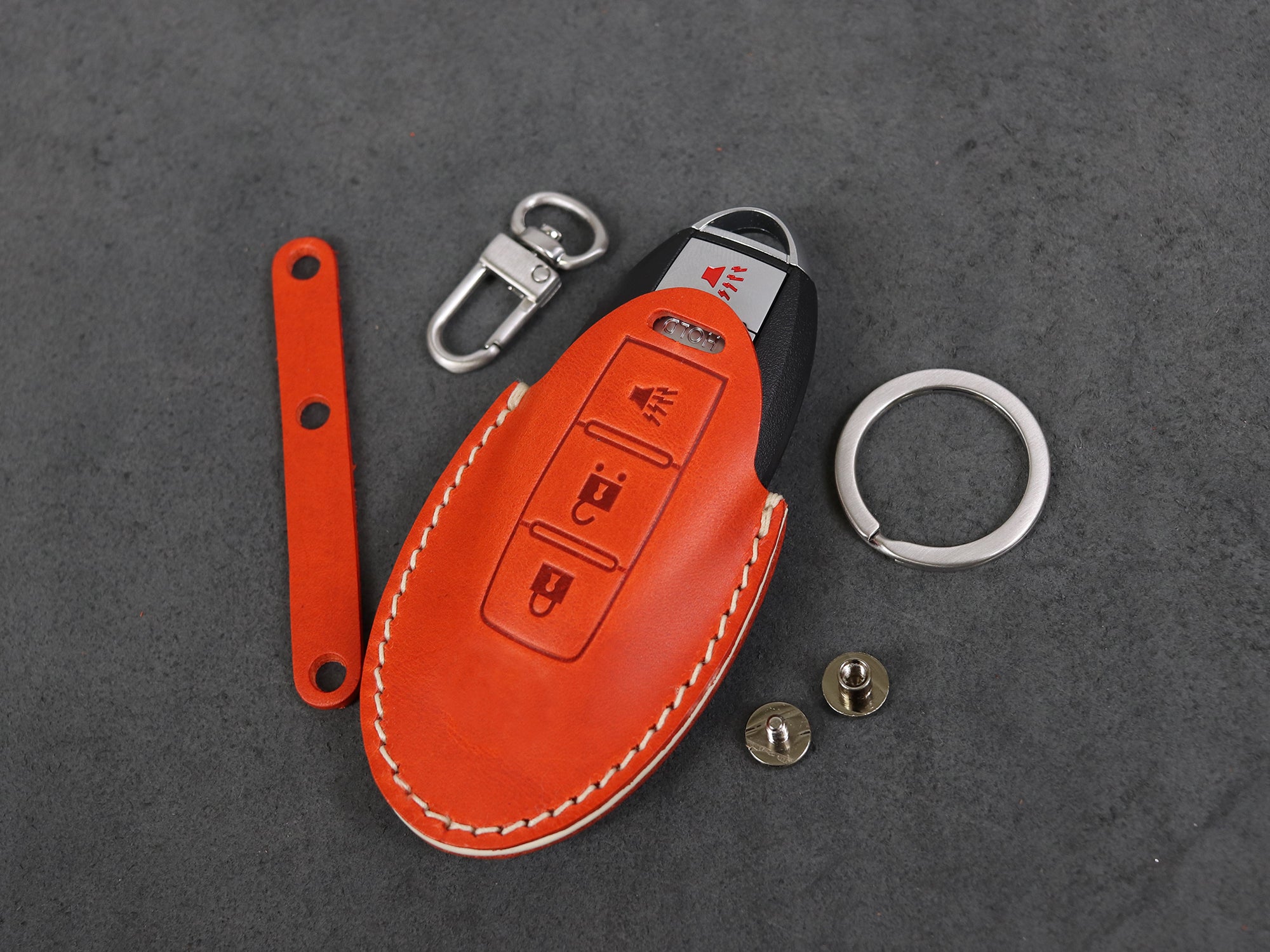 Nissan [1-3] Key Case - Pathfinder, Versa, Juke, 370Z, Murano, Rogue, X-Trail - Italian Veg-tanned Leather -3 Buttons