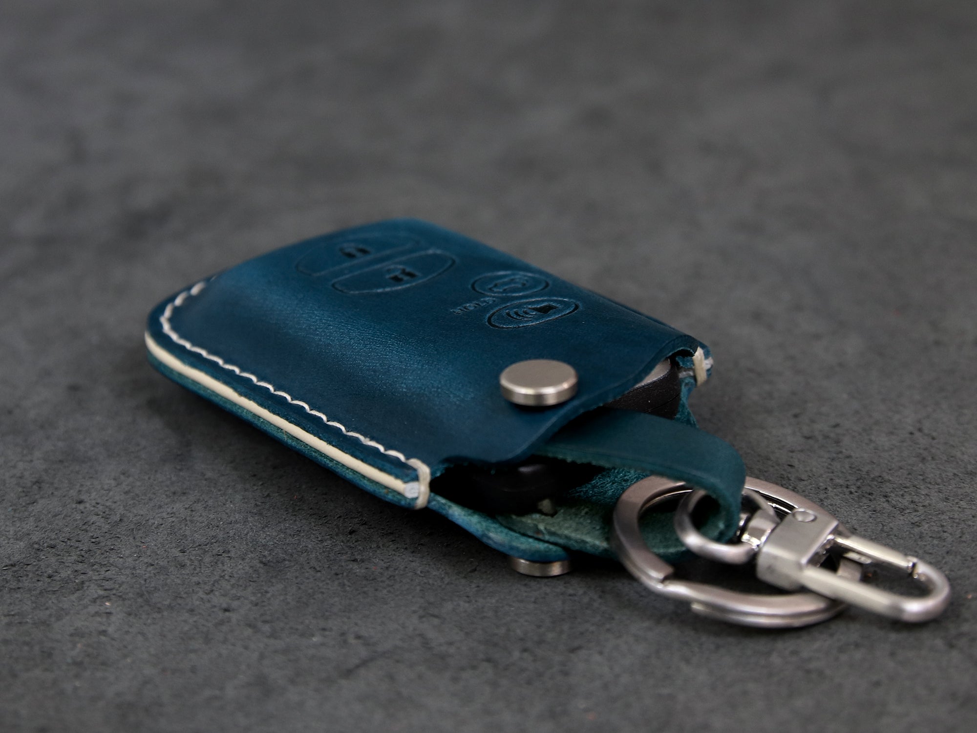 Toyota [2A-4] Leather Key Case for - Camry / Highlander / RAV4 / Avalon, 4 Buttons Cover -Italian Leather