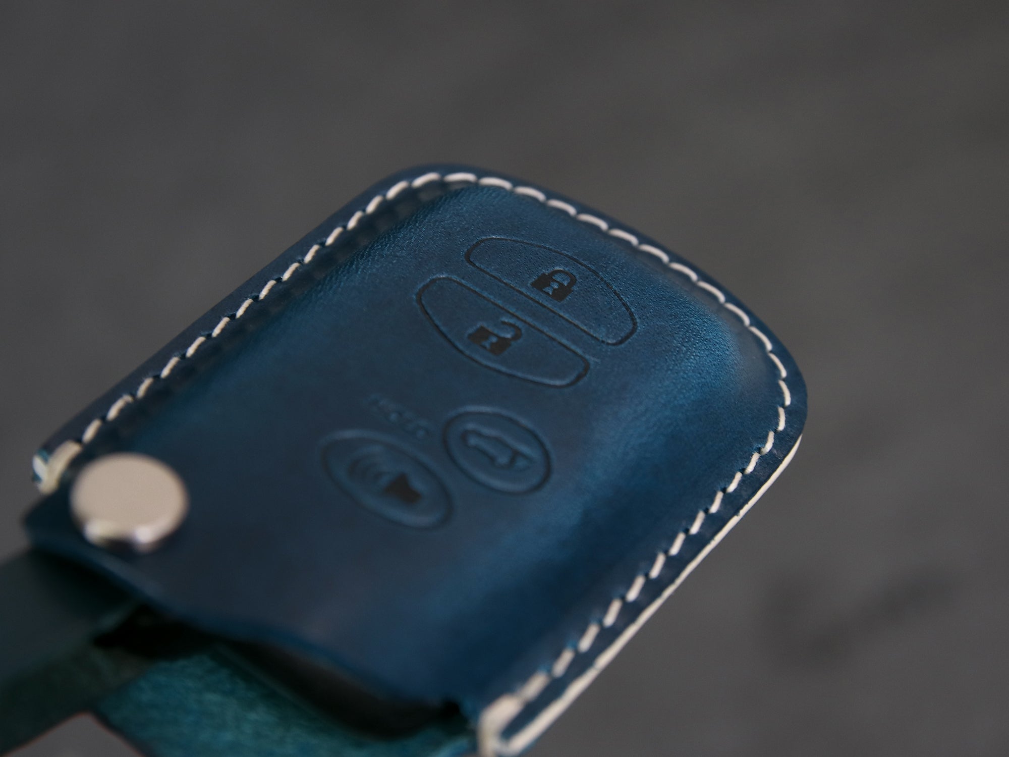 Toyota [2A-4] Leather Key Case for - Camry / Highlander / RAV4 / Avalon, 4 Buttons Cover -Italian Leather