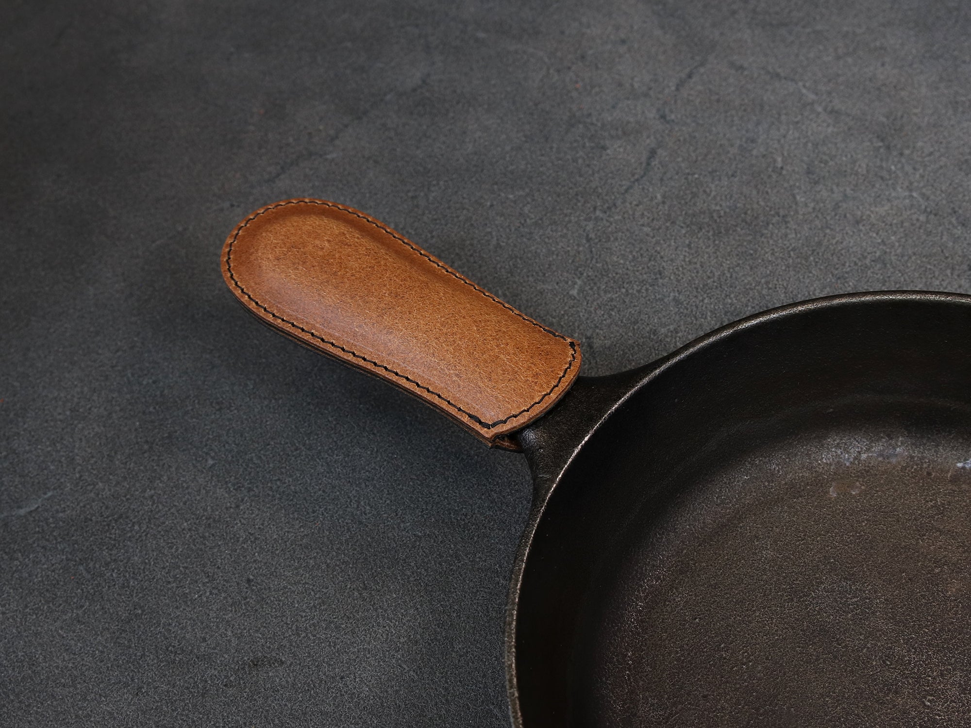 Lodge Pan Handle Cover [LDG-A01] for Cast Iron Skillets - Handmade -Italian Split Leather