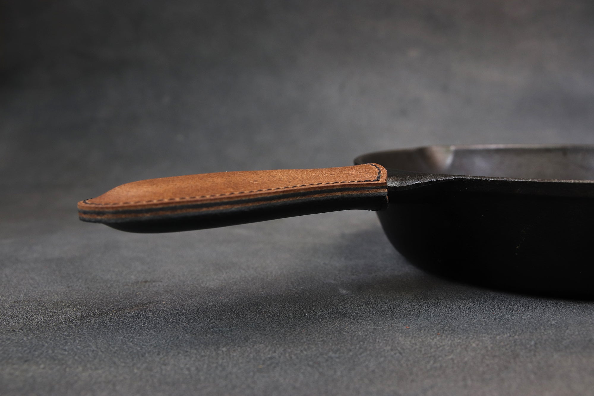 Lodge Pan Handle Cover [LDG-A01] for Cast Iron Skillets - Handmade -Italian Split Leather