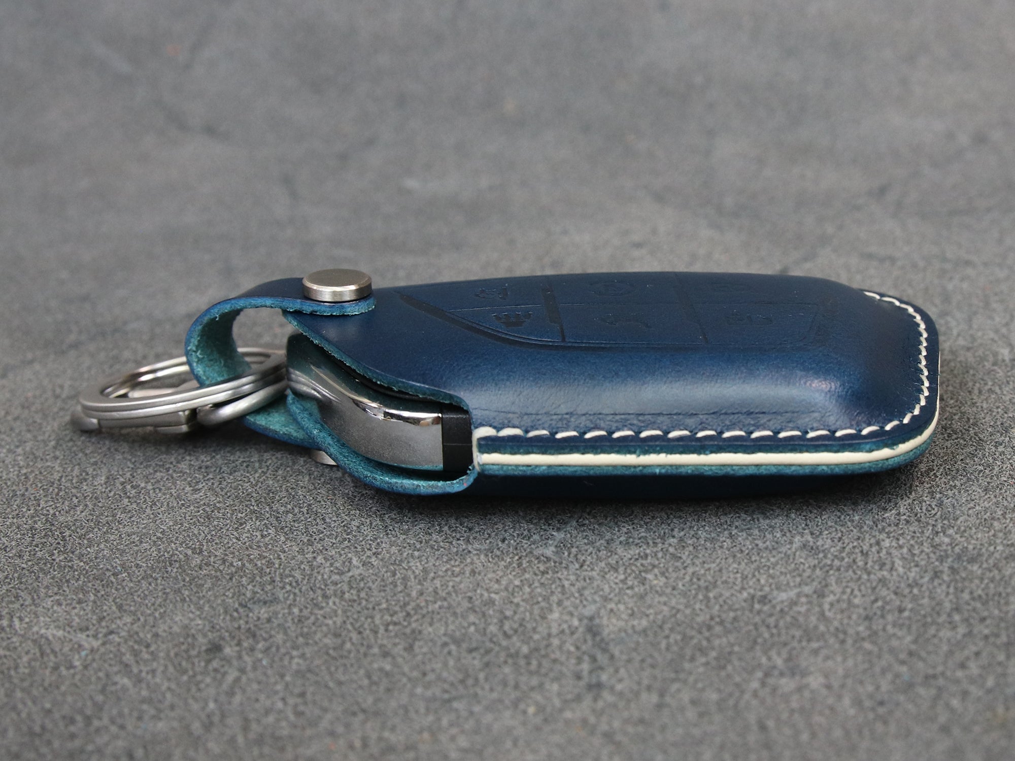 Cadillac [2-6] Escalade Key Fob Leather Case - Italian Veg-Tanned Leather -6 Buttons