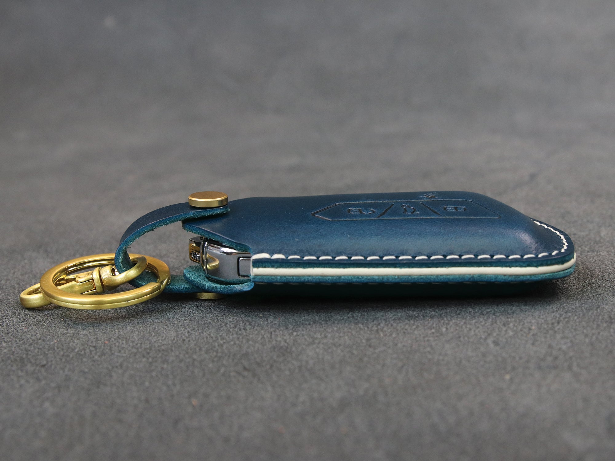Volkswagen [3-4] Leather Key Case - VW Golf 8 MK8 ID.3 ID.4 - 4 Buttons - Italian Veg-Tanned Leather