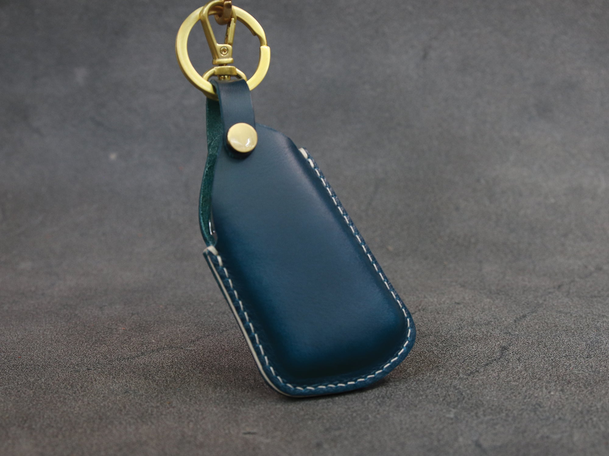 Volkswagen [3-3] Leather Key Case - Golf GTI MK8 ID.4 - 3 Buttons - Italian Veg-Tanned Leather