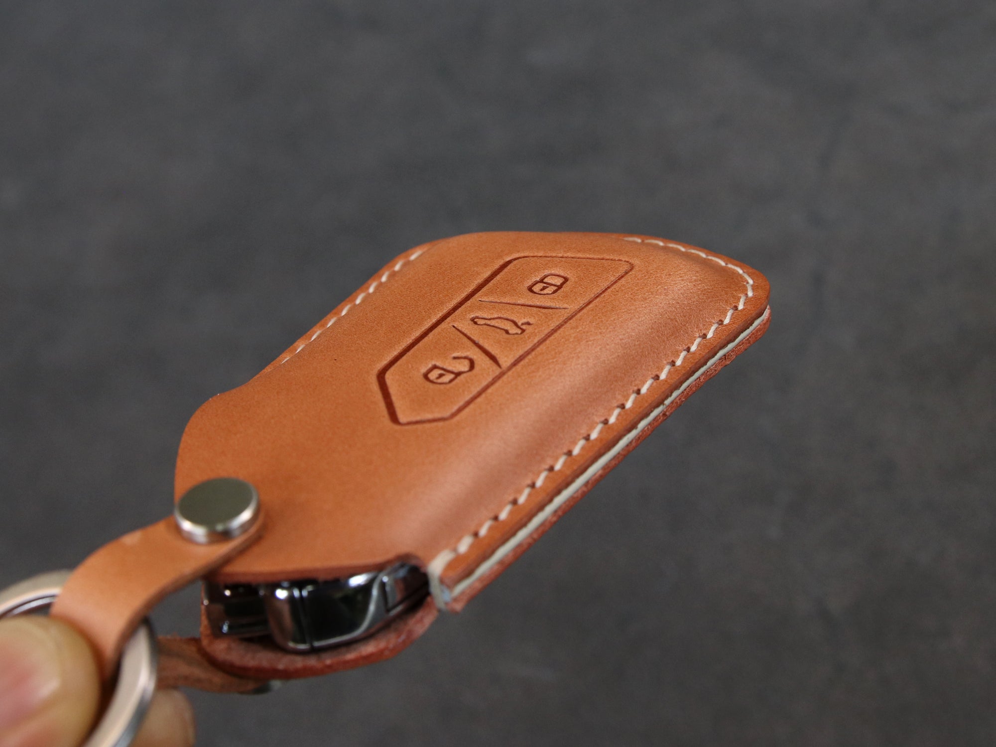 Volkswagen [3-3] Leather Key Case - Golf GTI MK8 ID.4 - 3 Buttons - Italian Veg-Tanned Leather
