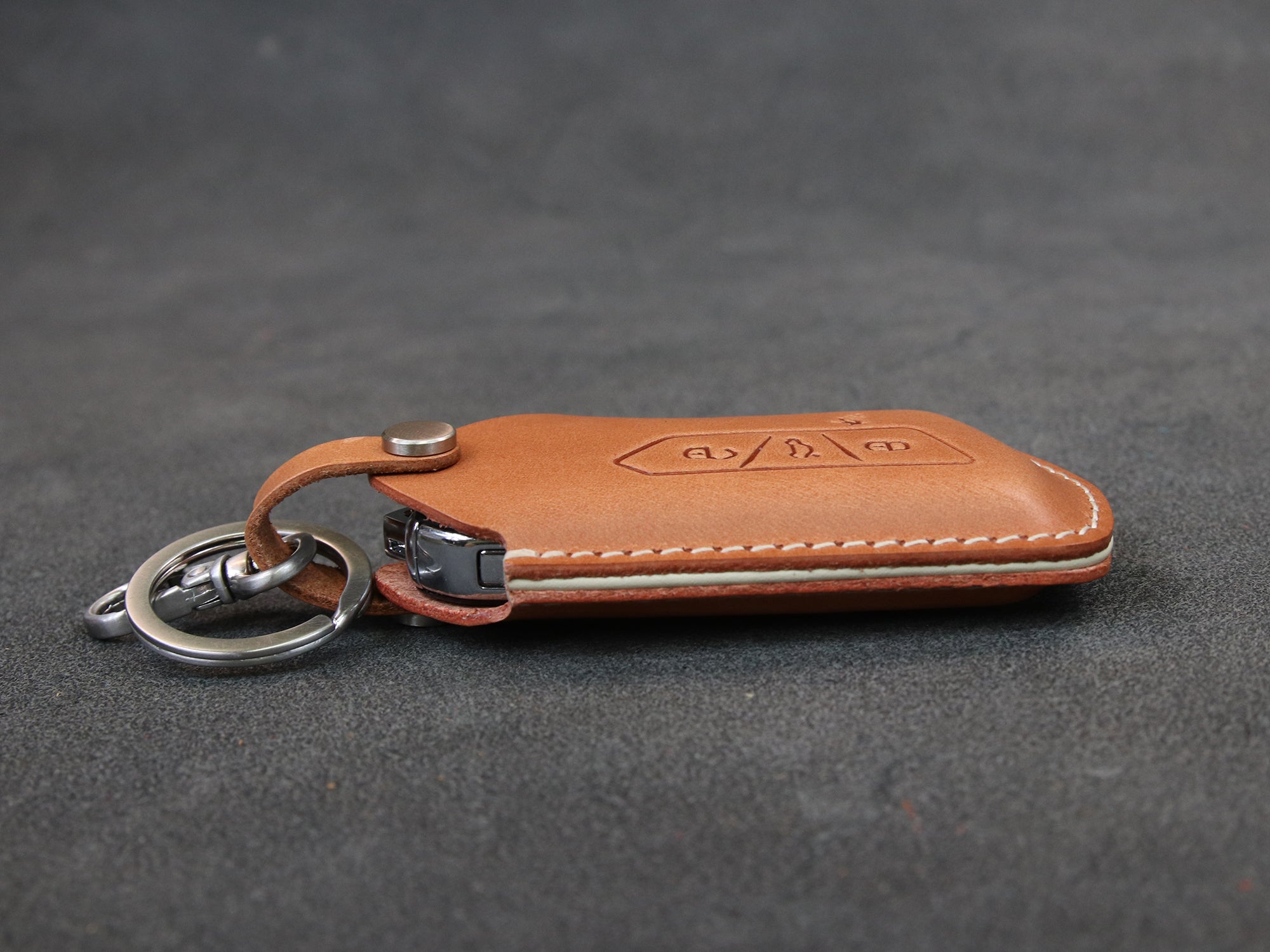 Volkswagen [3-4] Leather Key Case - VW Golf 8 MK8 ID.3 ID.4 - 4 Buttons - Italian Veg-Tanned Leather