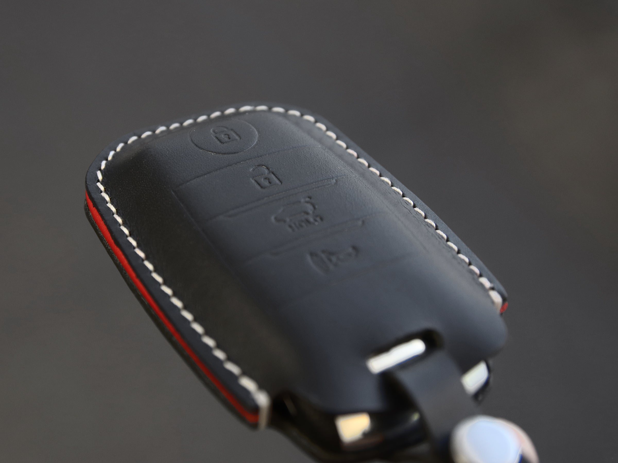 Kia [1-4] Key Cover - K3, K5, Cerato, Forte, Sorento, Rio, Rio5 - Italian Veg-Tanned Leather - 4 Buttons